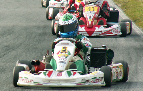Vibe Smed for enden af langsiden på Københavns Gokart Bane i efteråret 2005.